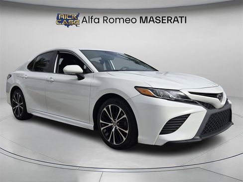 Used 2019 Toyota Camry SE image 8