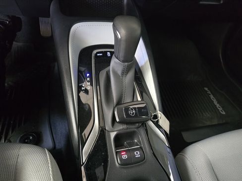 Used 2021 Toyota Corolla SE image 18