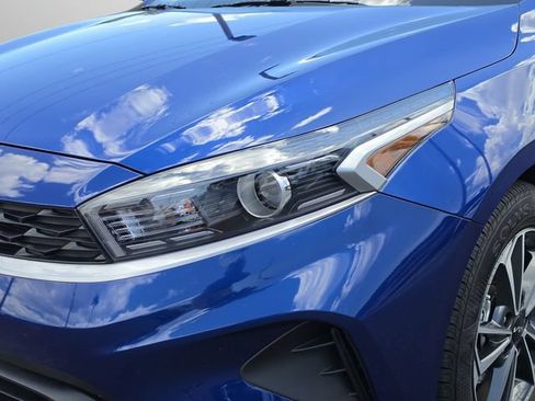 Used 2024 Kia Forte LXS w/ LXS Technology Package FWD image 18