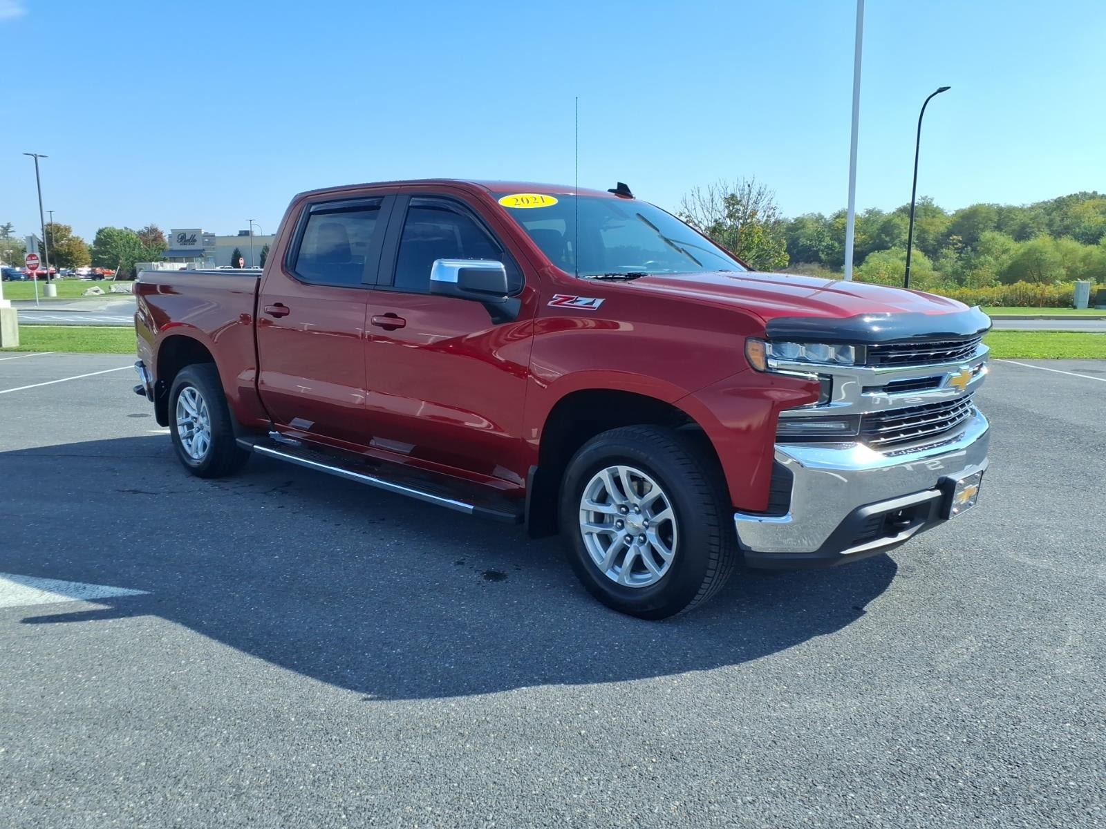 Certified 2021 Chevrolet Silverado 1500 LT AWD/4WD image 3