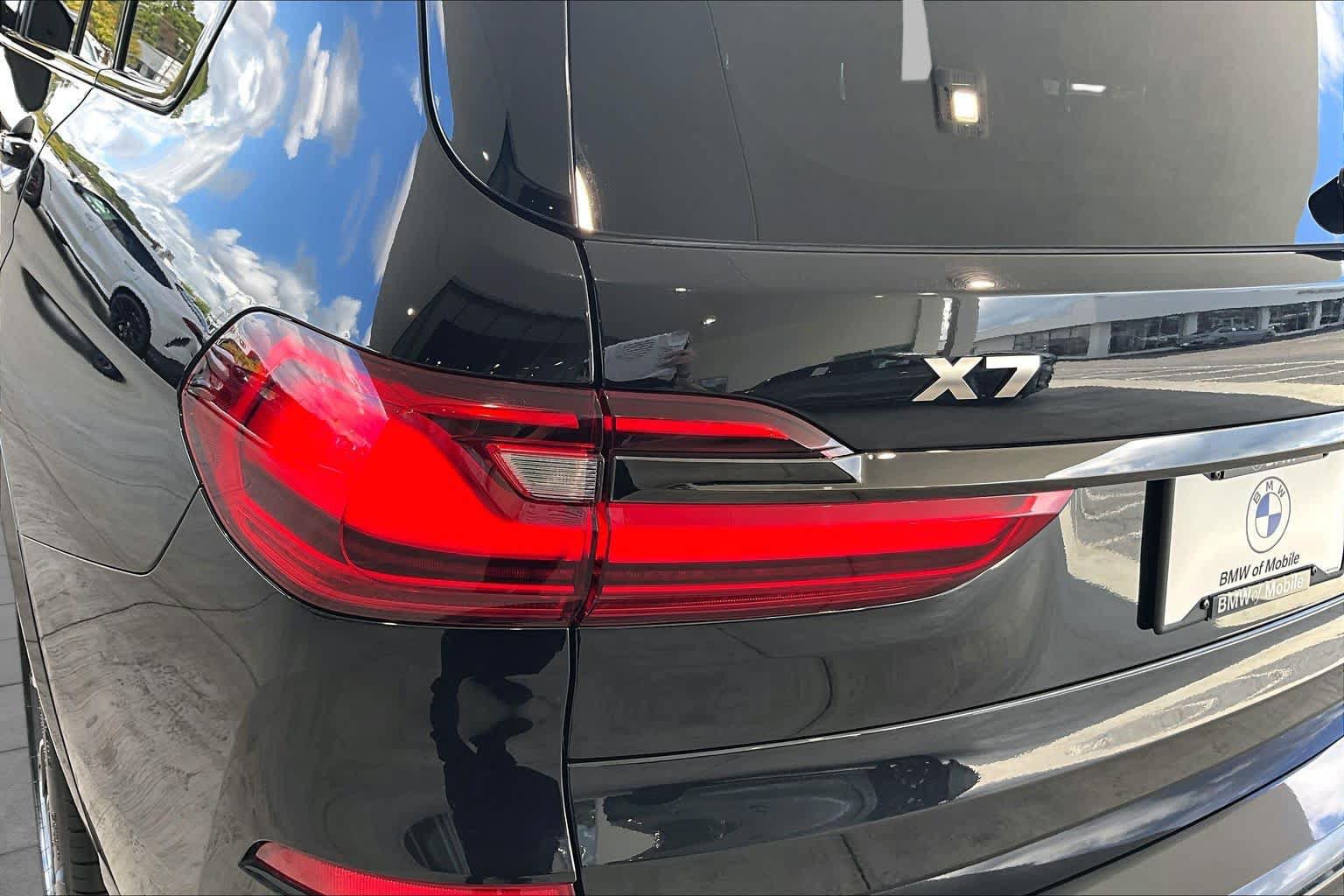 Used 2022 BMW X7 M50i AWD/4WD image 27