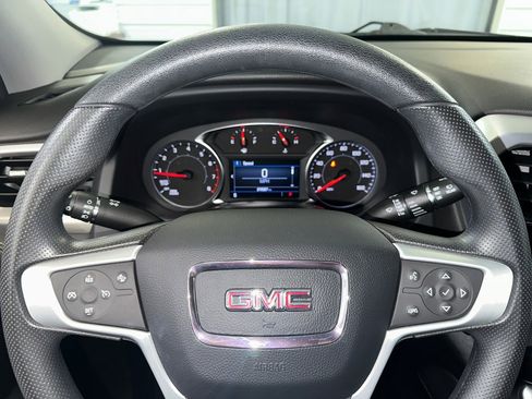 Certified 2023 GMC Acadia SLE w/ Driver Convenience Package image 7