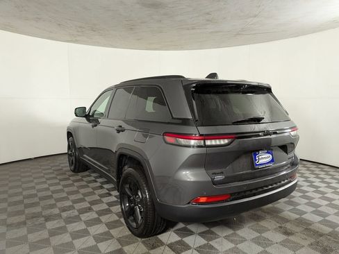 New 2025 Jeep Grand Cherokee Limited w/ Luxury Tech Group II image 4