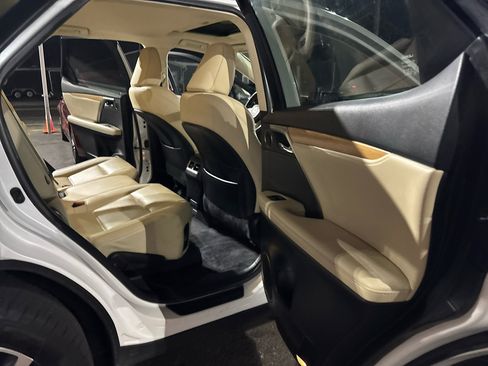 Used 2022 Lexus RX 350L Premium image 18