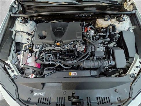 Used 2025 Toyota Camry SE image 21