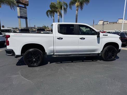 Used 2024 Chevrolet Silverado 1500 Custom Trail Boss w/ Turbomax Blackout Package AWD/4WD image 10