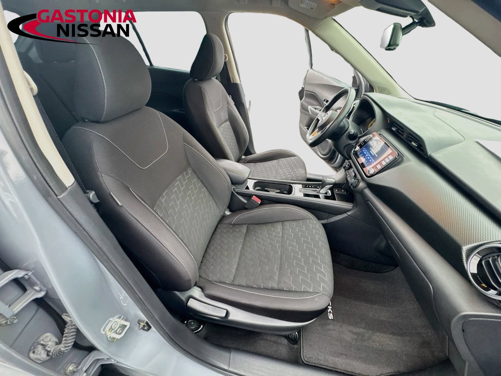 Used 2022 Nissan Kicks SV w/ Interior Electronics Package FWD image 33