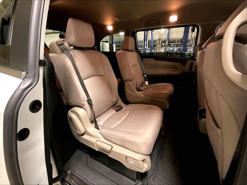 Used 2021 Honda Odyssey LX image 18
