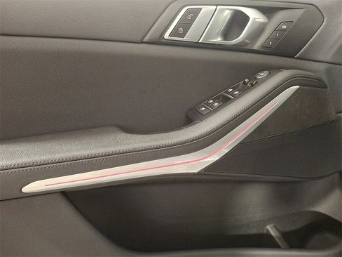 Used 2022 BMW X5 xDrive40i w/ Premium Package image 15