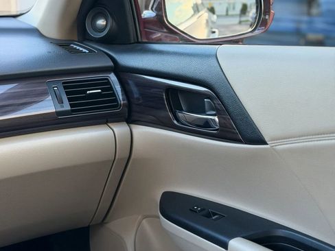 Used 2016 Honda Accord Touring image 15