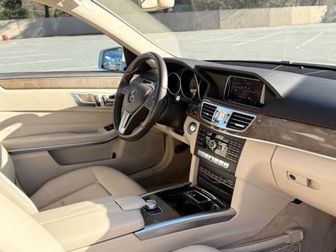 Used 2014 Mercedes-Benz E 350 4MATIC Sedan image 26