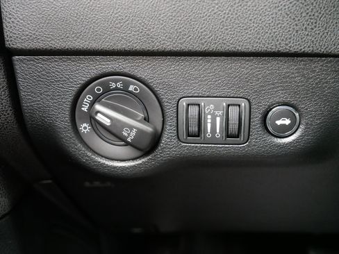 Used 2018 Dodge Charger GT image 26