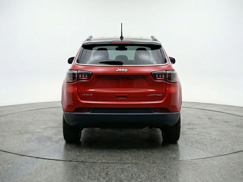 Used 2025 Jeep Compass Limited image 7