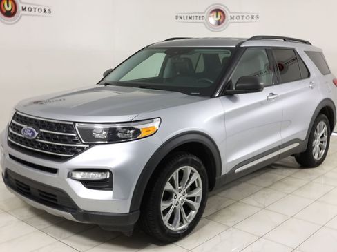 Used 2021 Ford Explorer XLT w/ Equipment Group 202A AWD/4WD image 5