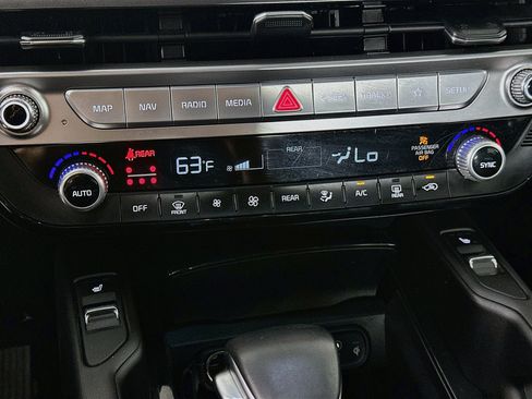 Used 2025 Kia Telluride S AWD/4WD image 23