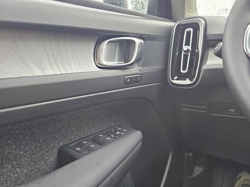 New 2026 Volvo XC40 B5 Core w/ Climate Package image 33