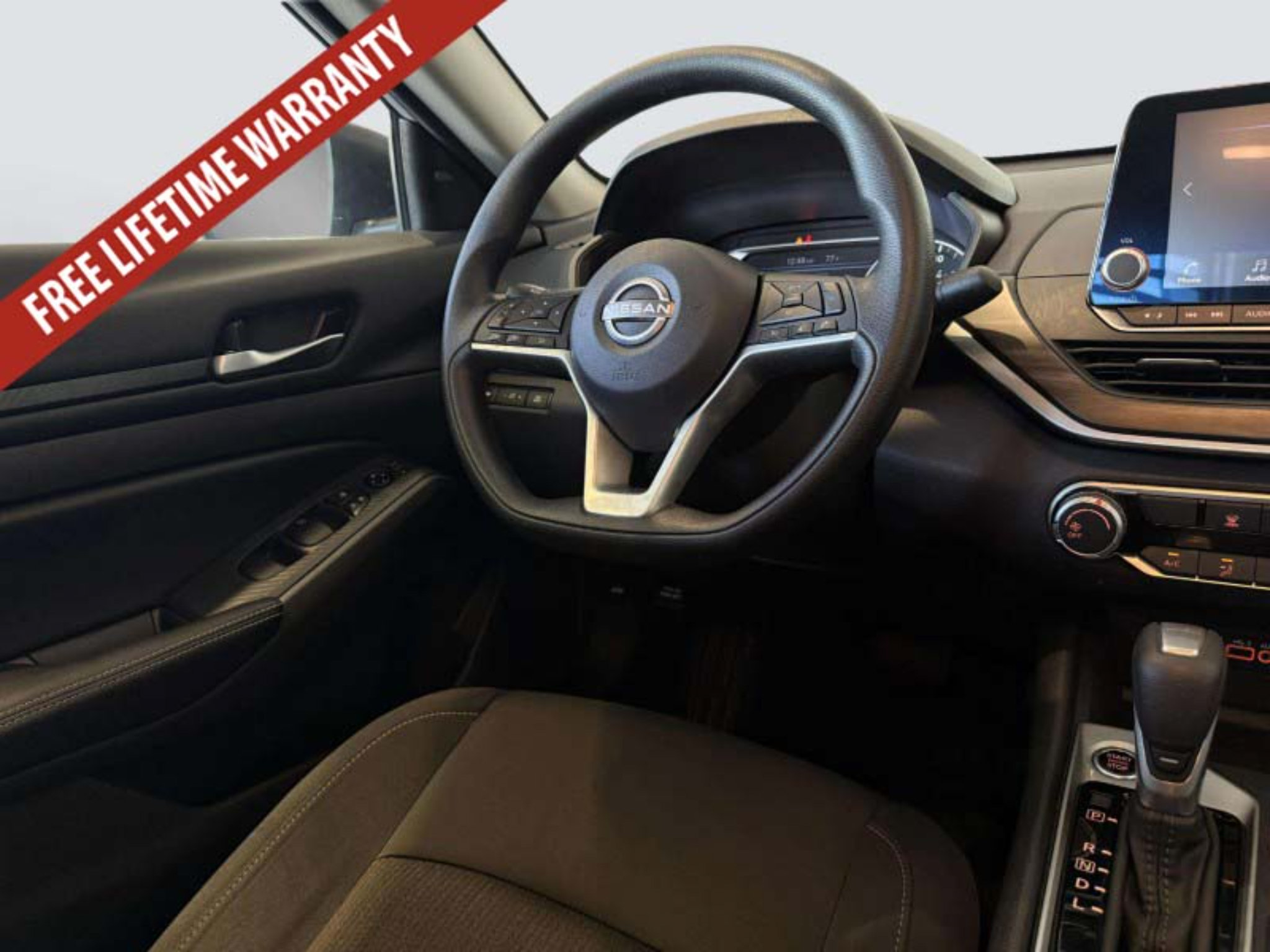 Used 2025 Nissan Altima 2.5 SV FWD image 22