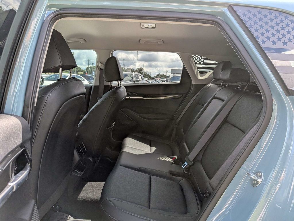 Used 2025 Kia Seltos EX FWD image 12