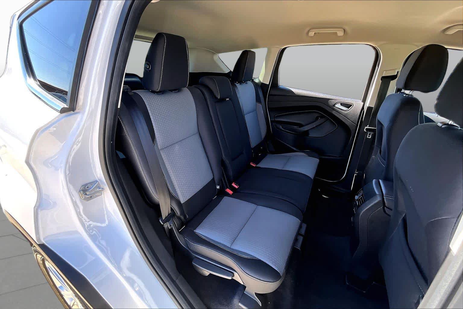 Used 2017 Ford Escape SE FWD image 20