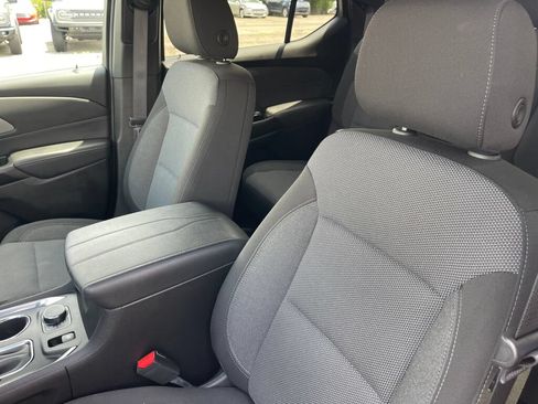 Used 2023 Chevrolet Traverse LT FWD image 6