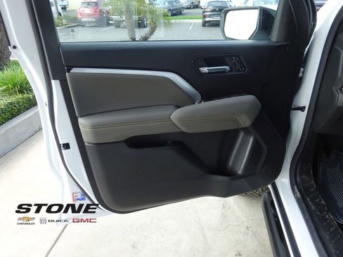 New 2026 Chevrolet Colorado ZR2 image 25