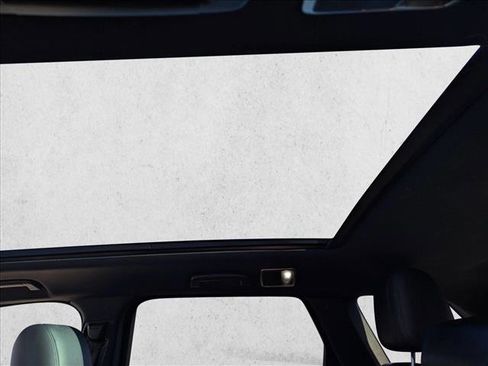 Used 2016 Land Rover Range Rover Sport SE image 20