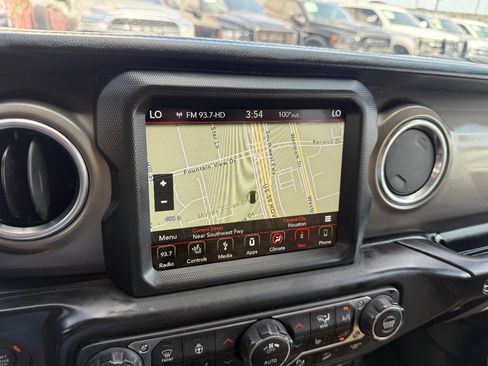 Used 2018 Jeep Wrangler Unlimited Rubicon w/ Dual Top Group AWD/4WD image 29