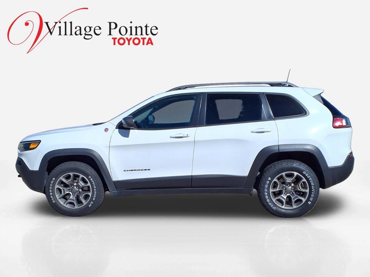 Used 2020 Jeep Cherokee Trailhawk w/ Cold Weather Group AWD/4WD image 2