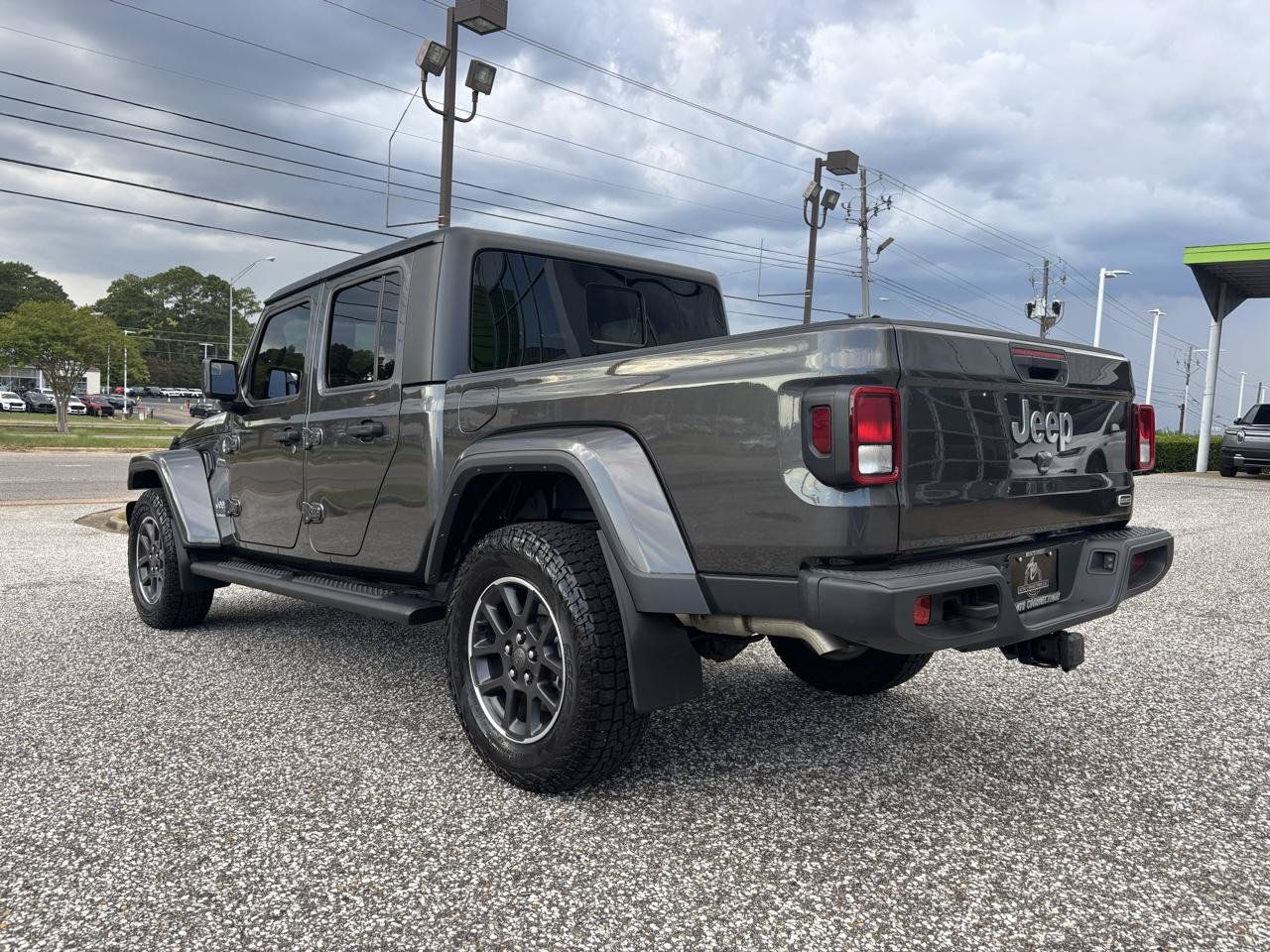 Used 2023 Jeep Gladiator Overland AWD/4WD image 3
