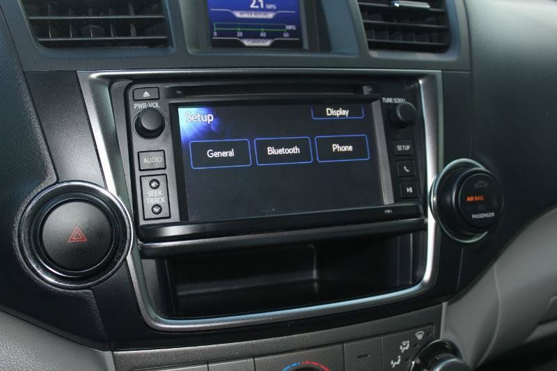 Used 2013 Toyota Highlander 4WD w/ Cold Weather Pkg image 27