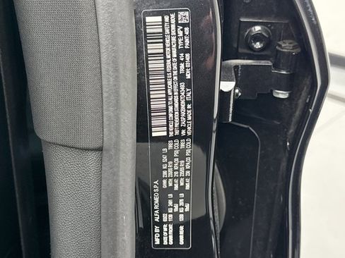 Used 2022 Alfa Romeo Stelvio Ti image 22