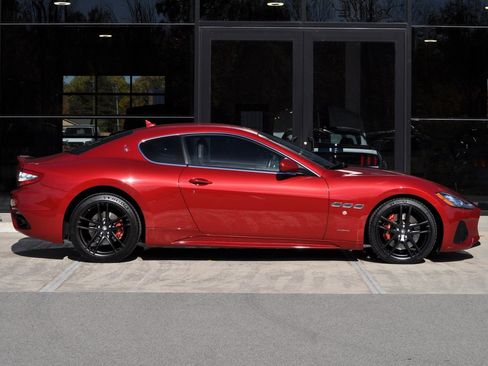 Used 2018 Maserati GranTurismo Sport image 3