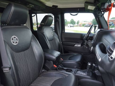 Used 2015 Jeep Wrangler Unlimited Sport AWD/4WD image 31