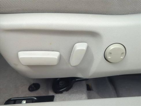 Used 2017 Toyota Camry LE FWD image 12