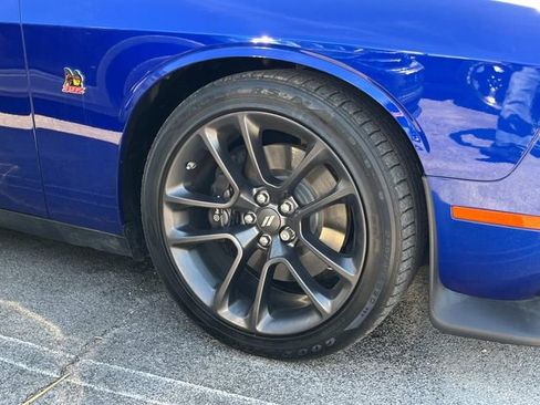 Used 2021 Dodge Challenger R/T Scat Pack w/ Scat Pack Stripe image 14