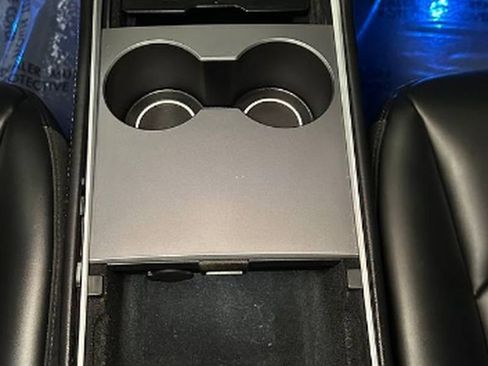 Used 2024 Tesla Model Y Performance image 37