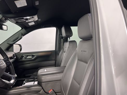 Used 2025 GMC Yukon Denali image 18