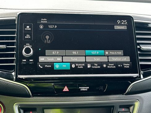 Used 2025 Honda Ridgeline Sport image 21