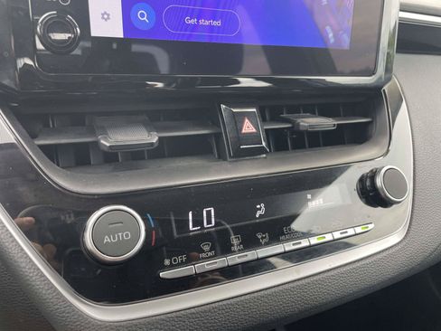 Used 2025 Toyota Corolla LE FWD image 29