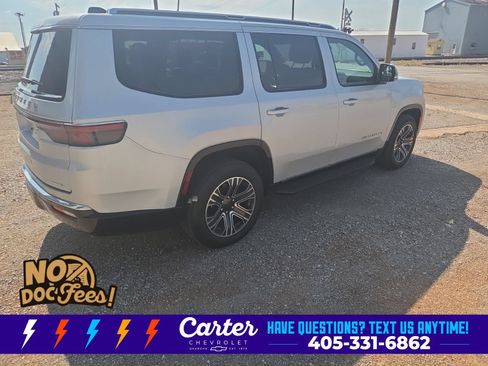Used 2024 Jeep Wagoneer Series II w/ Flexible Seating Group AWD/4WD image 9