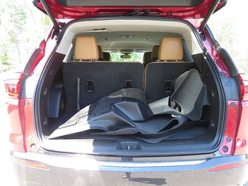 Used 2020 Buick Enclave Essence w/ Sound and Sites Package AWD/4WD image 18