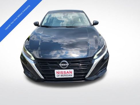 Used 2025 Nissan Altima 2.5 SV FWD image 8