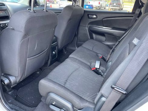 Used 2018 Dodge Journey SE w/ Connectivity Group FWD image 6