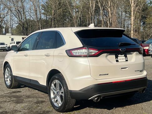 Used 2017 Ford Edge Titanium w/ Technology Package FWD image 3