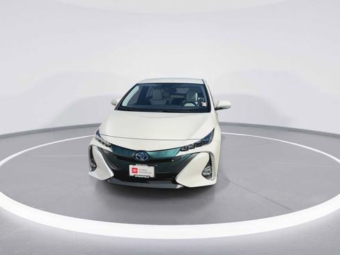 Certified 2017 Toyota Prius Prime Advanced w/ Carpet Mat Package FWD image 3