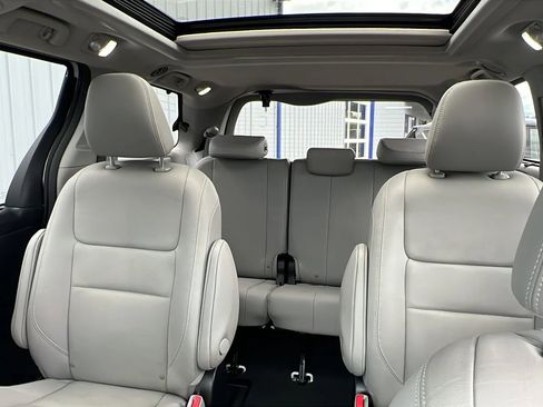 Used 2020 Toyota Sienna Limited Premium AWD/4WD image 19