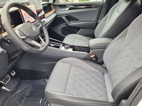 New 2026 Volkswagen Tiguan SEL R-Line image 16