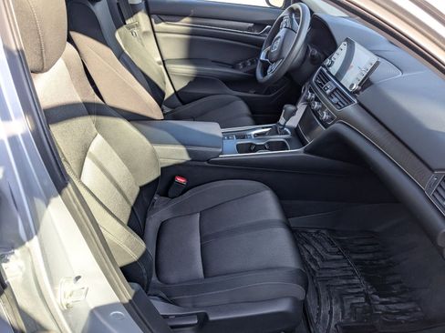 Used 2018 Honda Accord EX image 34