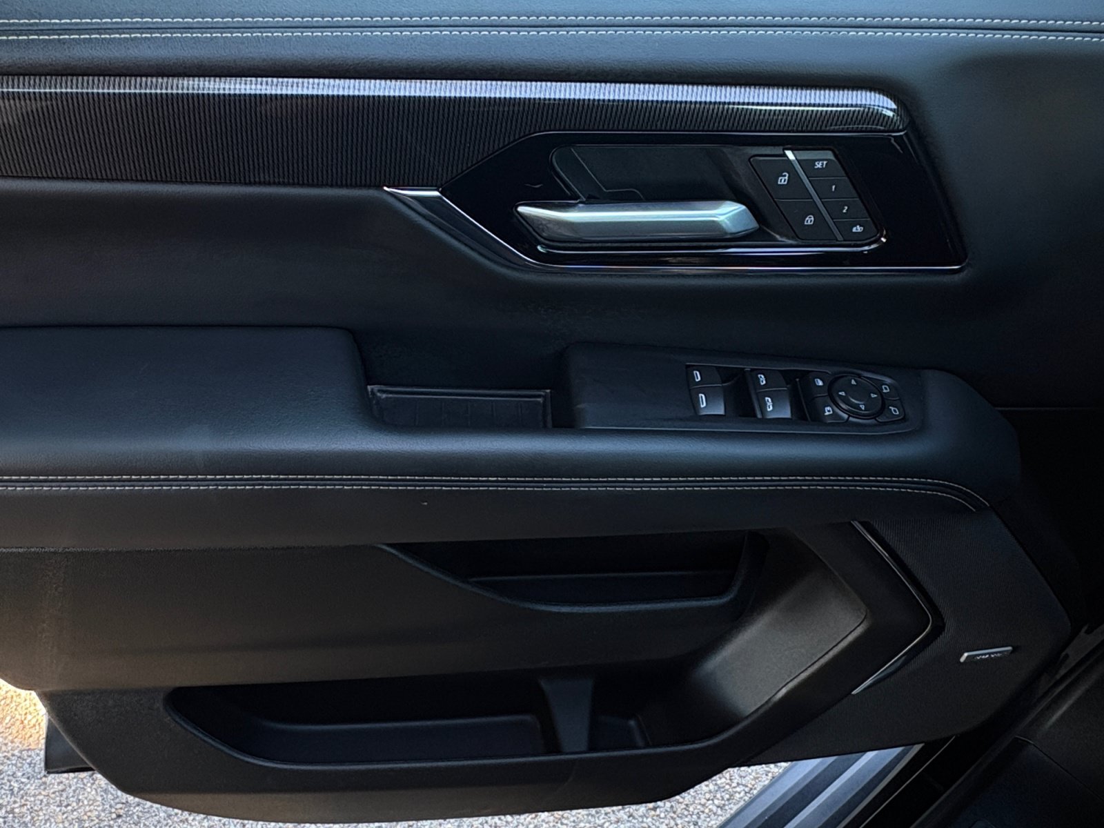 Used 2026 GMC Yukon Elevation w/ Elevation Premium Package AWD/4WD image 29