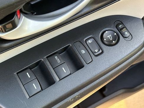 Used 2018 Honda CR-V LX image 18